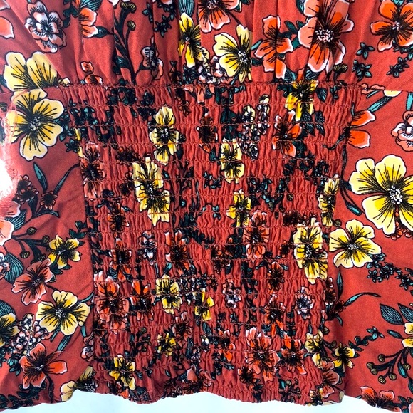 NO BOUNDARIES RUCHED & GATHERED SHORT SLEEVE CROP TOP • FLORAL PATTERN • sz M - Picture 6 of 14